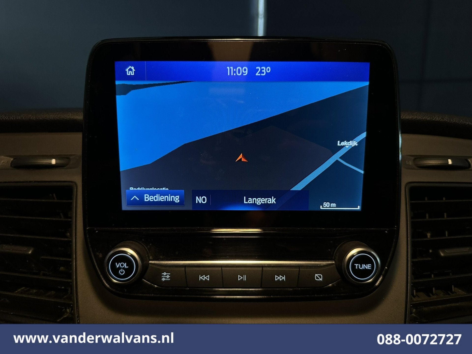 Ford Transit Custom 2.0 TDCI L2H1 Euro6 Airco | Camera | Nav, Voorwielaandrijving, Dealer onderhouden, Stof, 4 cilinders