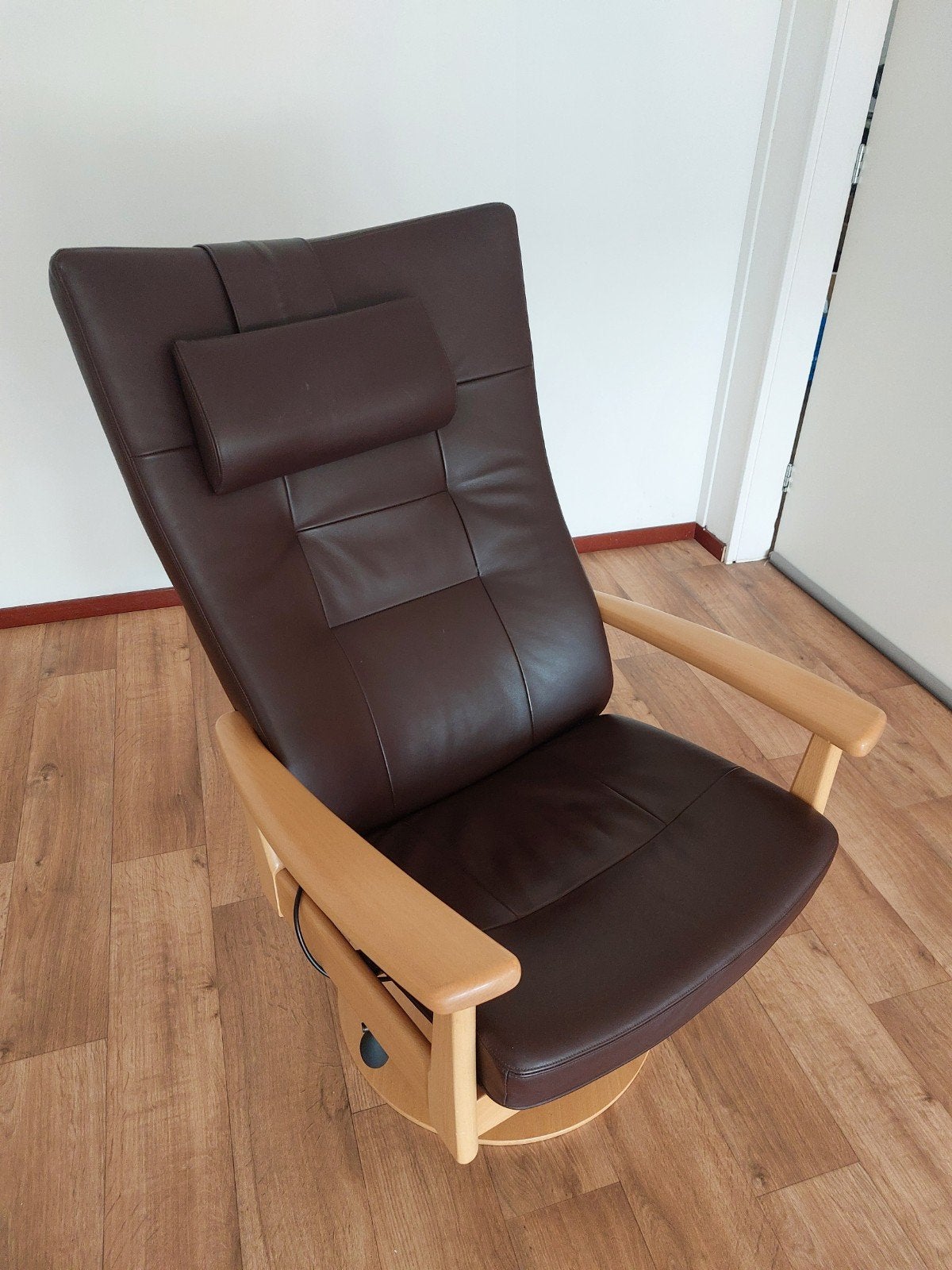 Draai Fauteuil Scandinavisch merk Farstrup, Ophalen, 75 tot 100 cm, Zo goed als nieuw, Leer