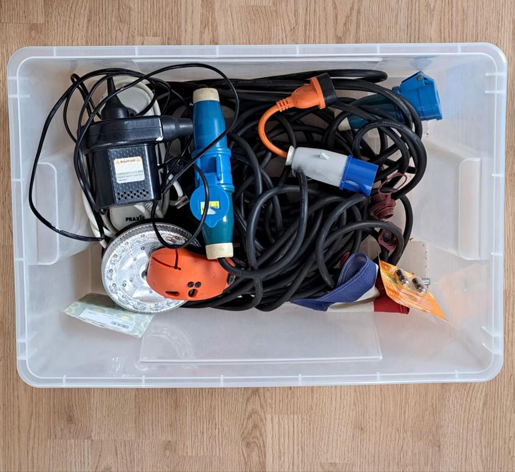Verlengsnoer, verbindingsstukken en elektrische pomp caravan, Caravans en Kamperen, Kampeeraccessoires, Ophalen of Verzenden