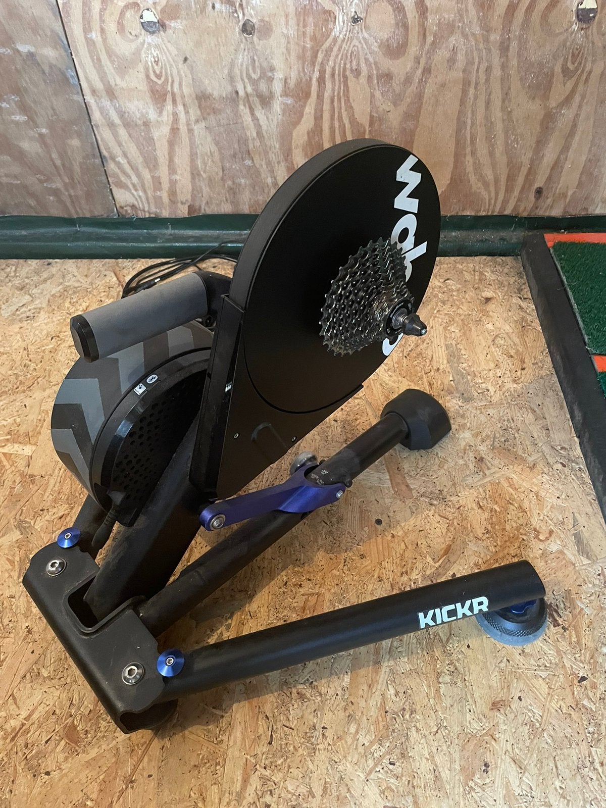 Wahoo Kickr smart bike trainer Power Trainer V5.0, Ophalen, Zo goed als nieuw, Overige materialen, Hometrainer
