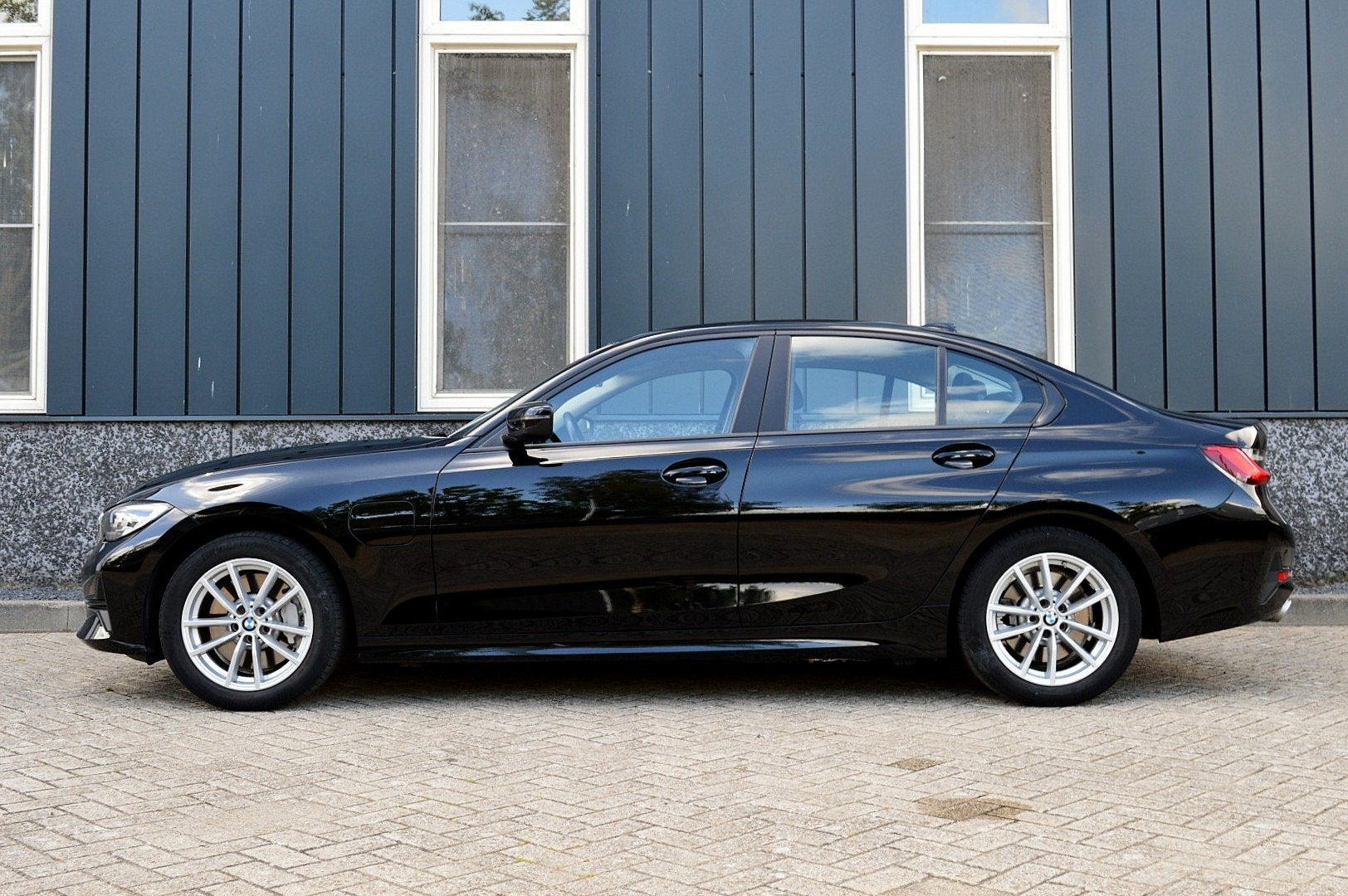 BMW 3-serie 330e High Executive SOH 90% Rijklaarprijs-Garant, Gebruikt, Zwart, Plug-in hybride, Grijs