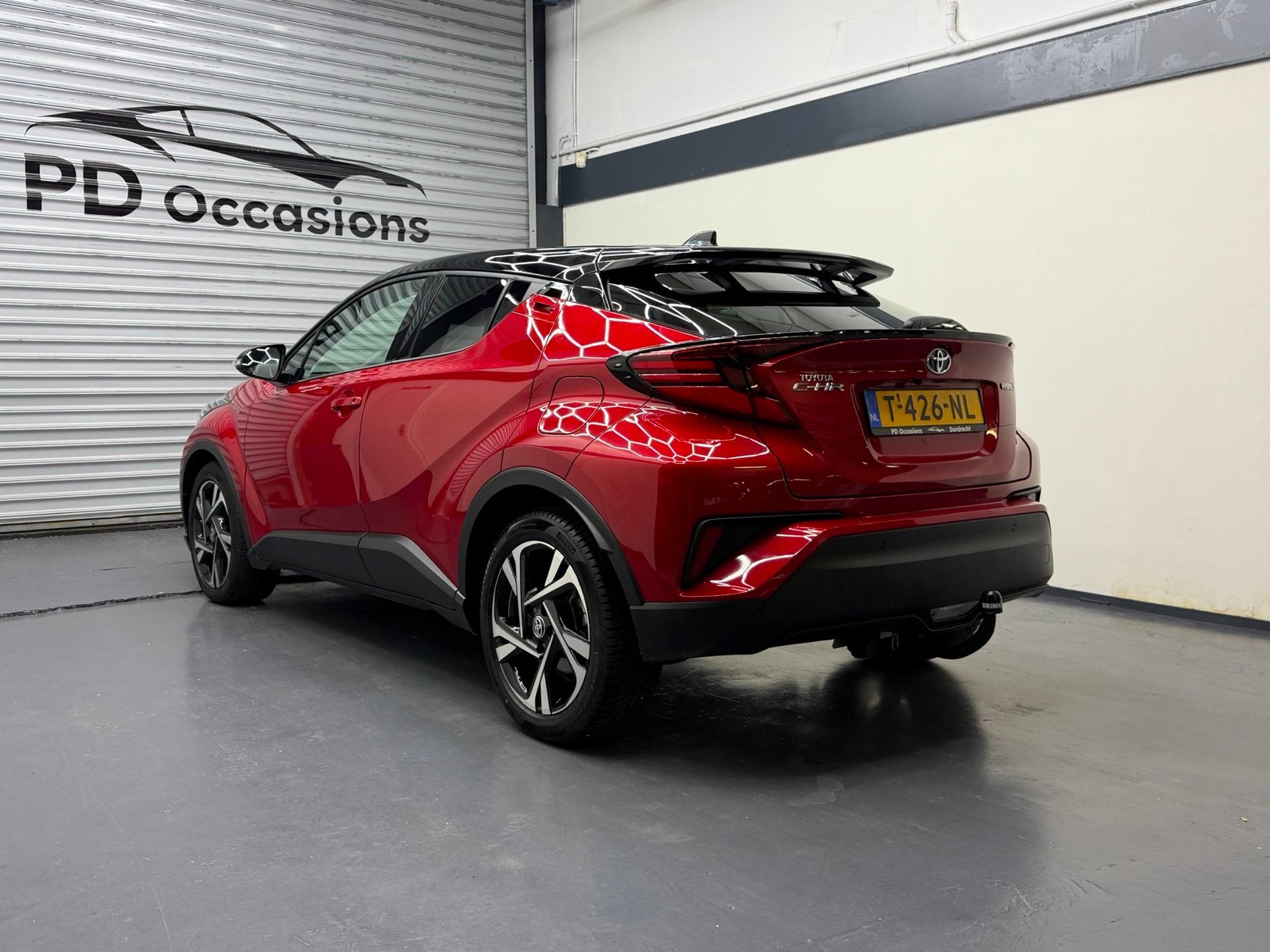 Toyota C-HR 1.8 Hybrid Dynamic Bi-Tone - Trekhaak - Camera -, Dealer onderhouden, 4 cilinders, Leder en Stof, Hybride Elektrisch/Benzine