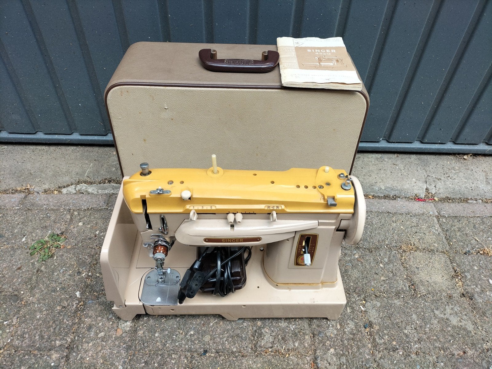 Singer 422G Naaimachine met koffer en handleiding, Ophalen of Verzenden, Gebruikt, Naaimachine, Singer