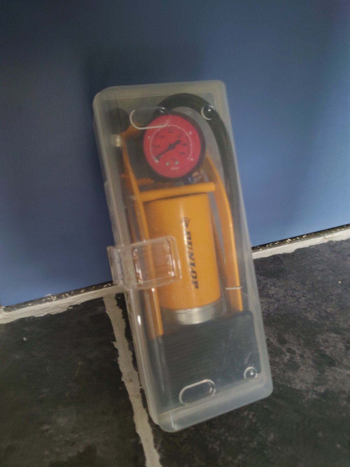 DUNLOP Voetpomp met manometer, 1 cilinder gedreven, NIEUW!, Fietsen en Brommers, Ophalen of Verzenden, Drukmeter, Nieuw