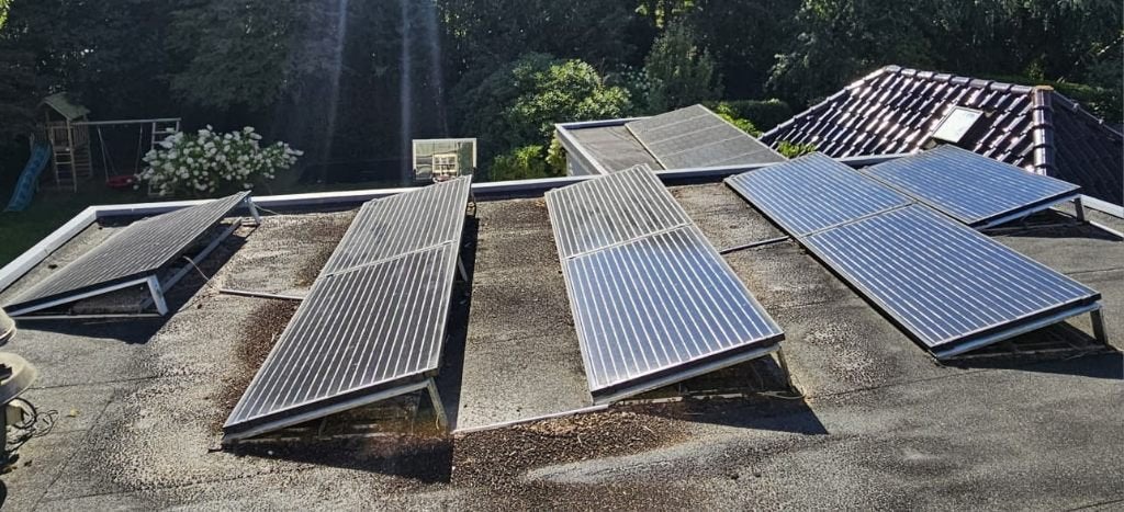 8 zonnepanelen met omvormer + platdak montagesysteem 2000wp, Ophalen, Overige materialen, Zwart, Overige typen