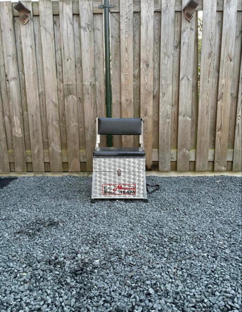 Albatros Aluminium Zitkist - Viskoffer met Rugleuning, Ophalen of Verzenden, Zo goed als nieuw, Koffer of Tas