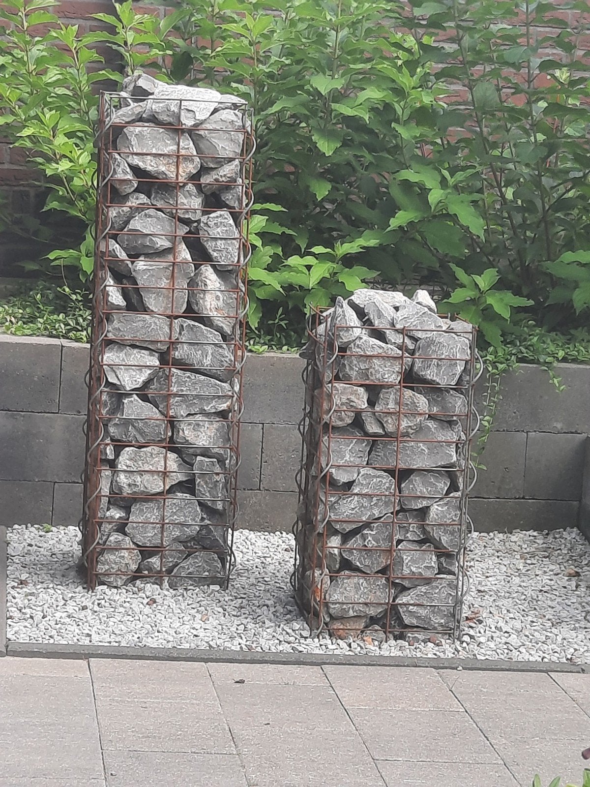 Decoratie ( schanskorf zuilen) met breuk stenen 57-93*27, Ophalen, Gebruikt, Beton, Waterornament