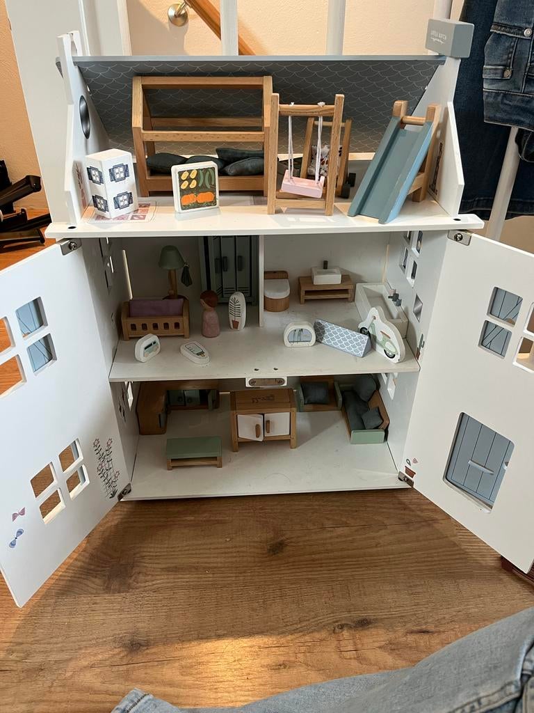 Little Dutch Houten Poppenhuis met Meubels, Kinderen en Baby's, Speelgoed | Poppenhuizen, Ophalen, Zo goed als nieuw, Poppenhuis