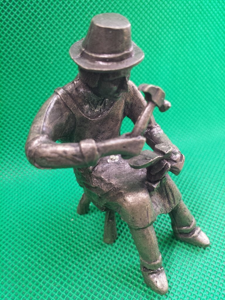 Tinnen DAALDEROP Beeldje <> Oude AMBACTEN “de SCHOENMAKER”, Verzamelen, Ophalen of Verzenden, Gebruikt, Mens
