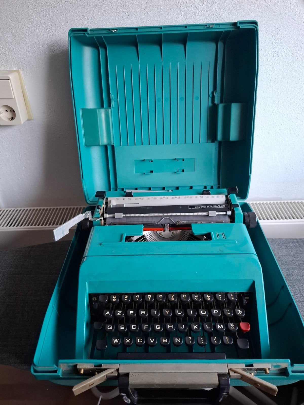 olivetti studio 45 typemachine met originele koffer, Diversen, Typemachines, Ophalen of Verzenden, Gebruikt
