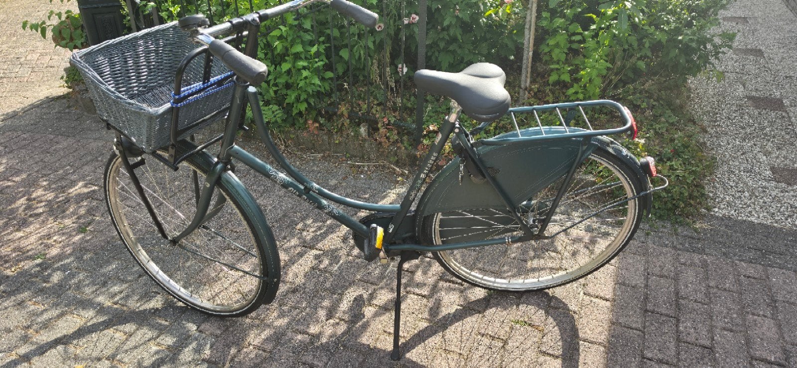 Batavus Old Dutch Damesfiets met mand - Ziet er netjes uit, Fietsen en Brommers, Ophalen, Terugtraprem, Batavus, Zo goed als nieuw