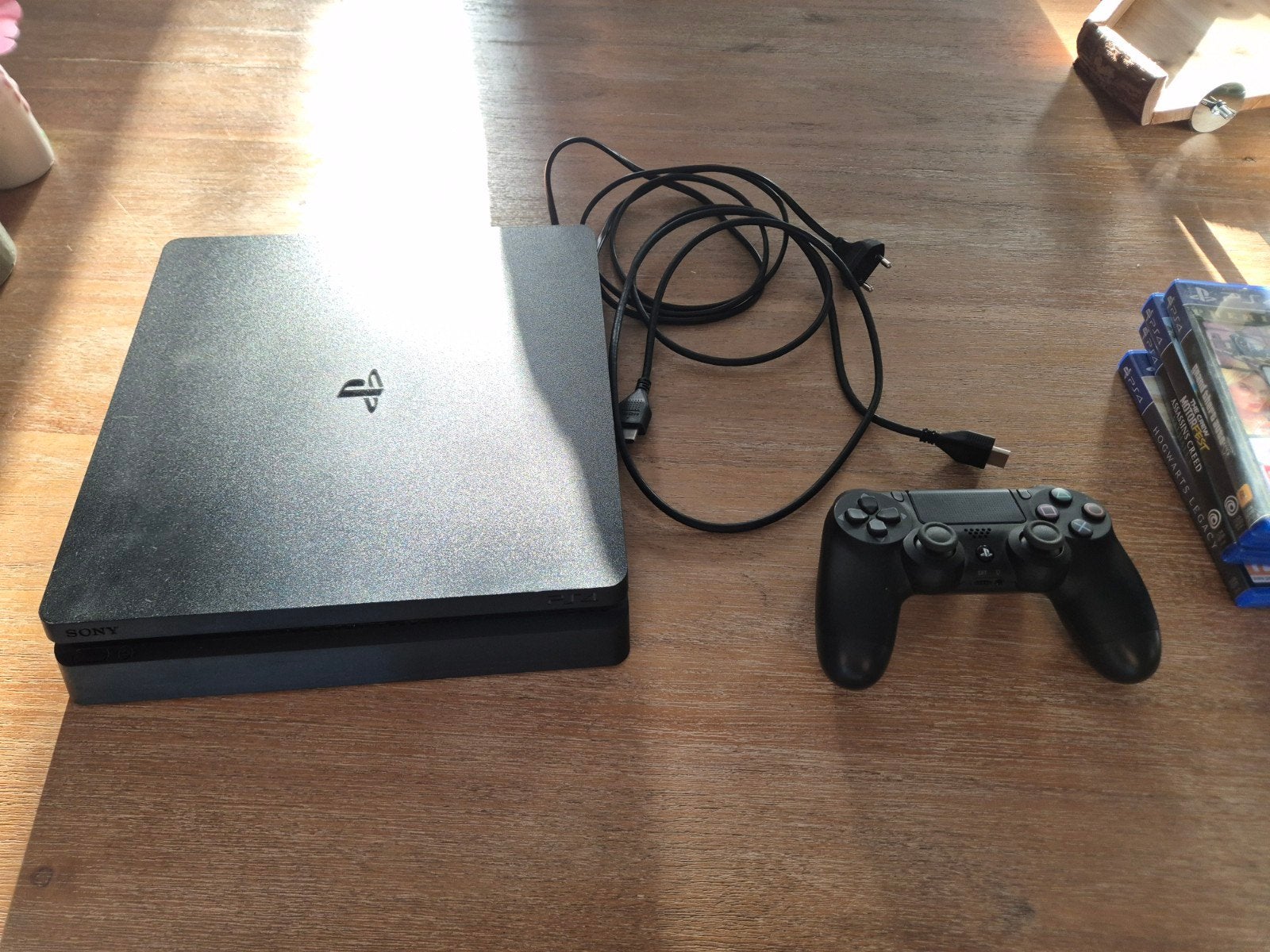 Playstation 4 + 4 games, Ophalen, Zo goed als nieuw, Met 1 controller, Original