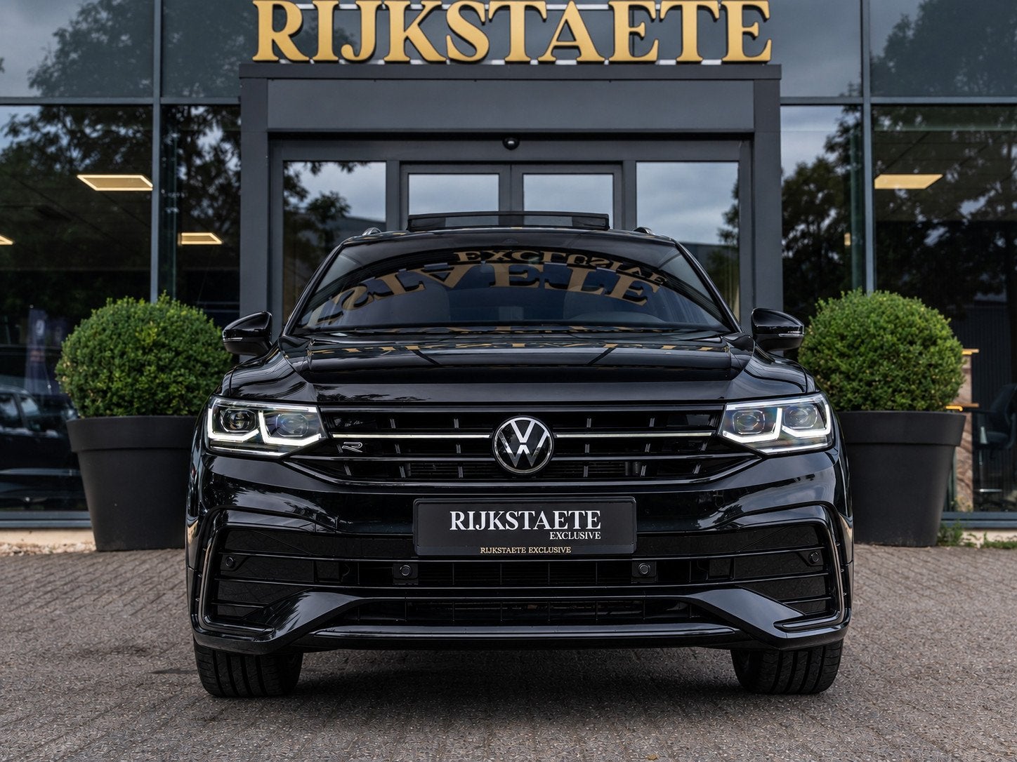 Foto 3 van Volkswagen Tiguan Allspace 1.5 TSI R-Line|7P|PANO|CAM|ACC|19