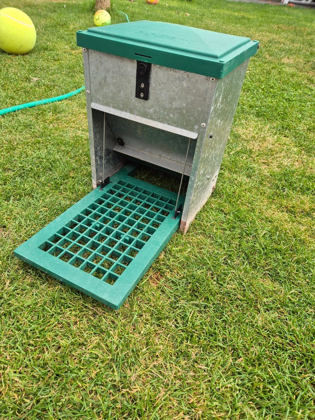 feedomatic kippen voerbak, Ophalen of Verzenden, Drinken en Voederen