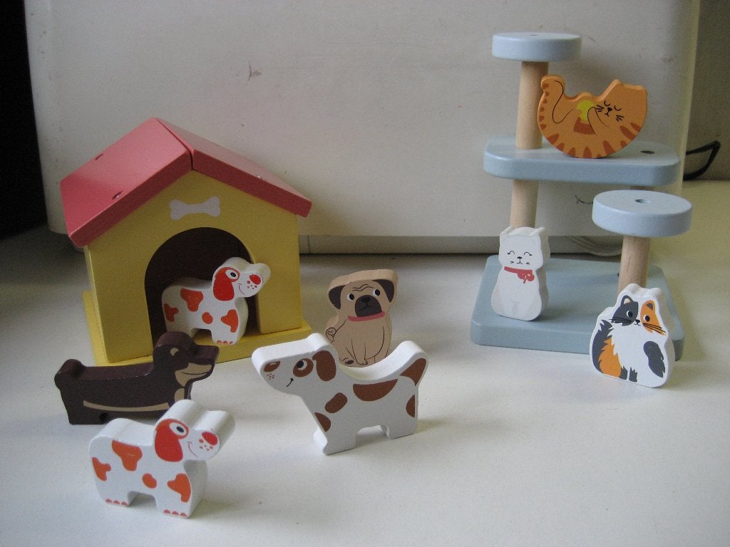 speeldieren hout honden katten hok krabpaal, Ophalen of Verzenden, Zo goed als nieuw