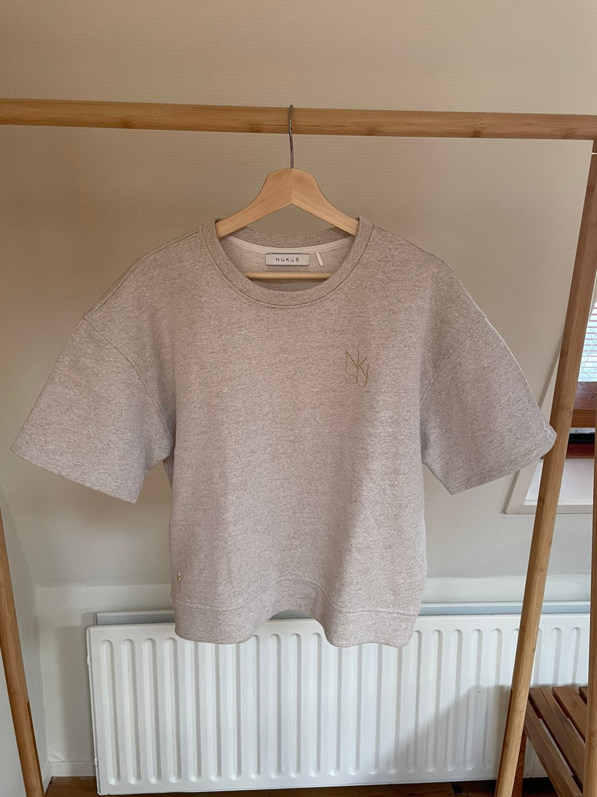 Sweater shirtje Lotte van Nukus, Maat 38/40 (M), Beige, Ophalen of Verzenden, Zo goed als nieuw