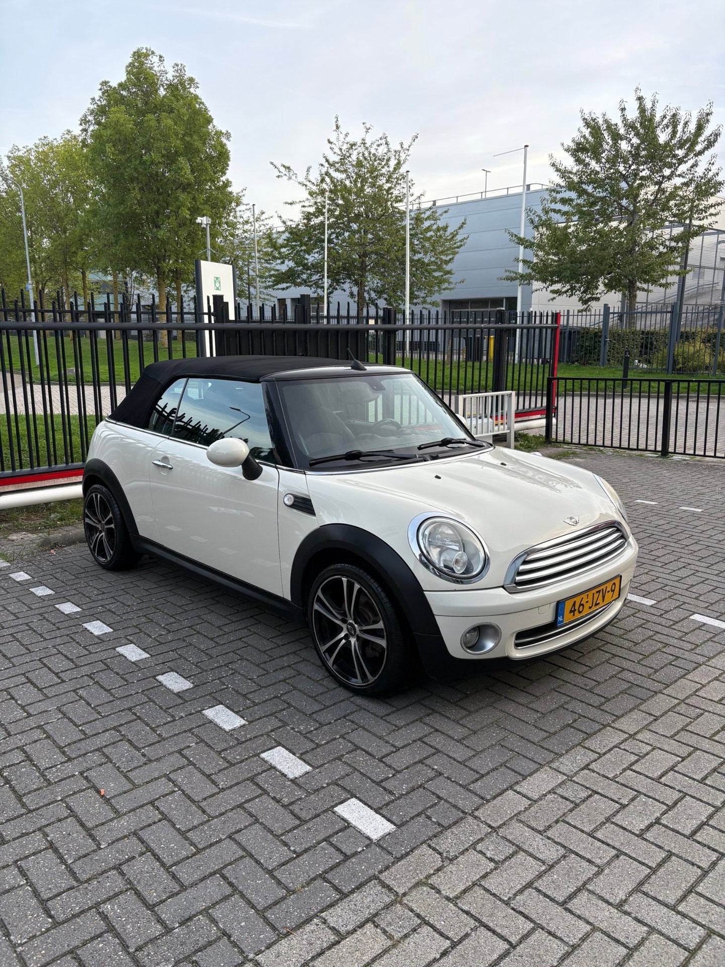 Foto 11 van Mini Cabrio 1.6 Cooper Chili - Cabrio - Cruise - Airco