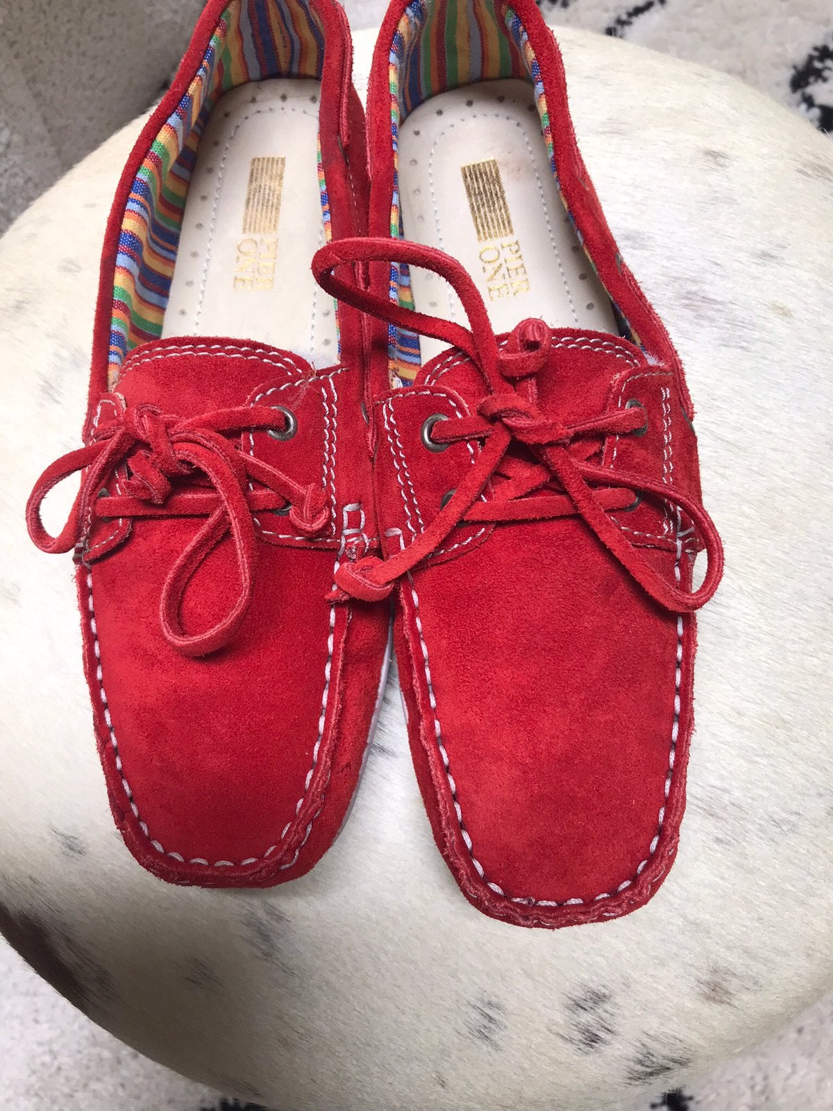 Mooi half uurtje gedragen ECHT DUEDE moccassins PIER ONE, Instappers, Nieuw, Ophalen of Verzenden, Rood