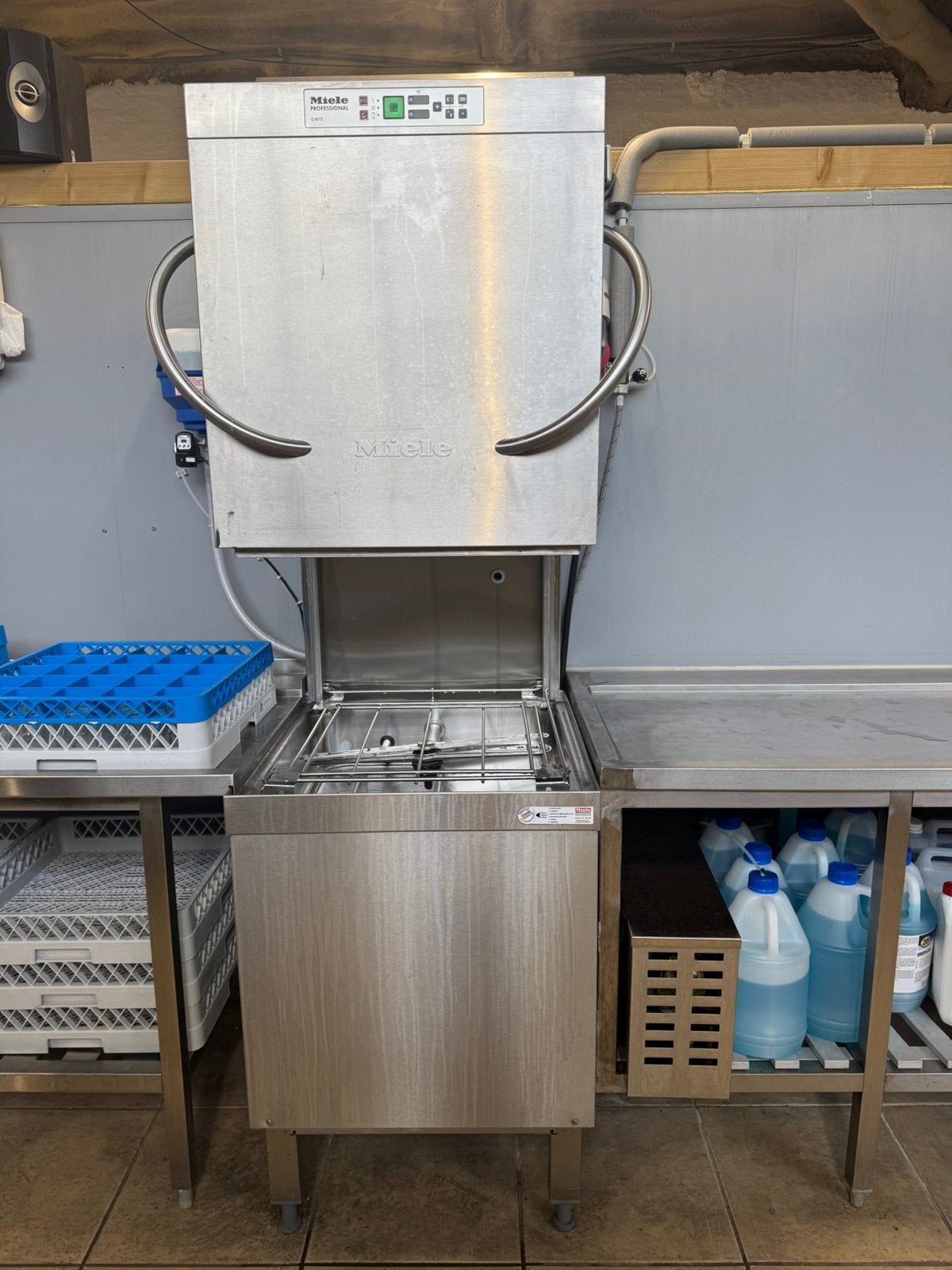 Miele doorschuifvaatwassr met Osmose, Ophalen, Gebruikt, Reinigen