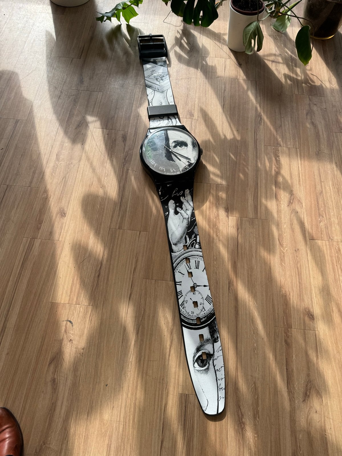 Grote Swatch XL wandklok - 2 meter - Aandachtstrekker, Ophalen, Kunststof, Gebruikt, Polshorloge
