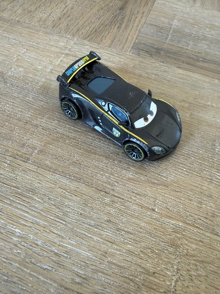 Used zwart geel Disney Pixar Cars 2 Lewis Hamilton auto 1:55, Ophalen of Verzenden