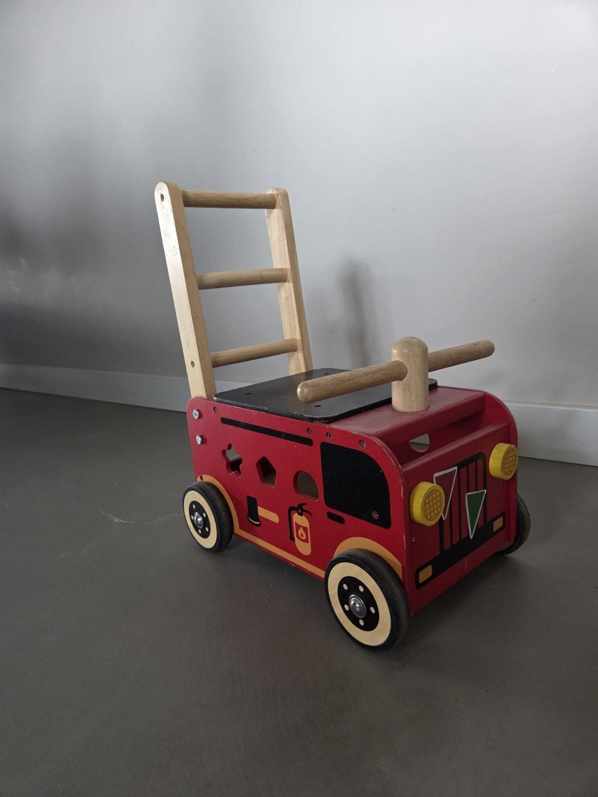 Houten loop brandweerauto - ideaal voor de eerste stapjes, Ophalen, Gebruikt, Loopvoertuig