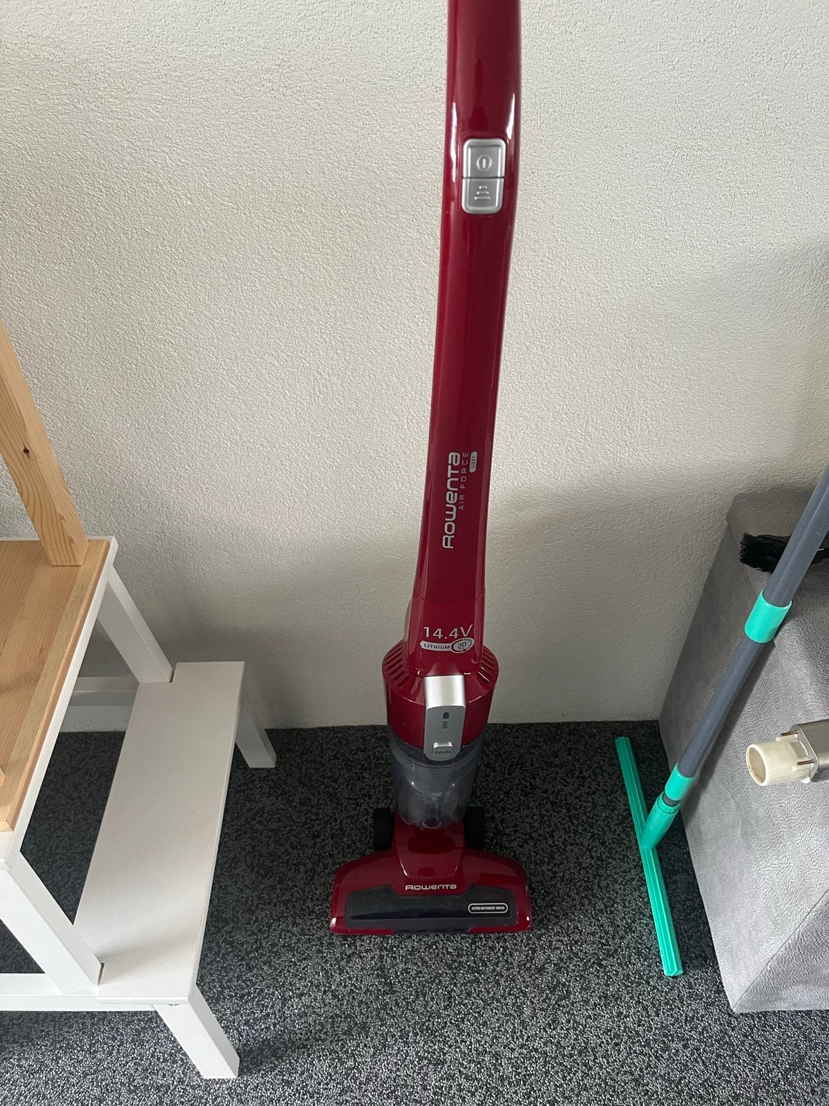 Rowenta RH6543 Air Force Light 14.4V Steelstofzuiger, Witgoed en Apparatuur, Stofzuigers, Gebruikt, Steelstofzuiger, Rowenta, Draadloos