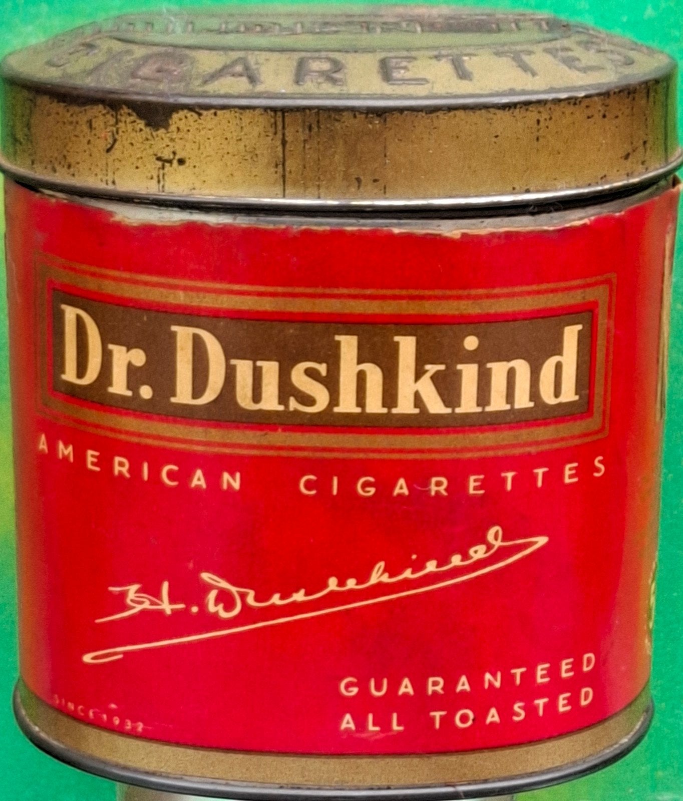 Dr. Dushkind. American Cigarettes.  Blik. Ca '40. 8 x 9 cm., Verzamelen, Blikken, Gebruikt, Overige, Overige merken, Ophalen