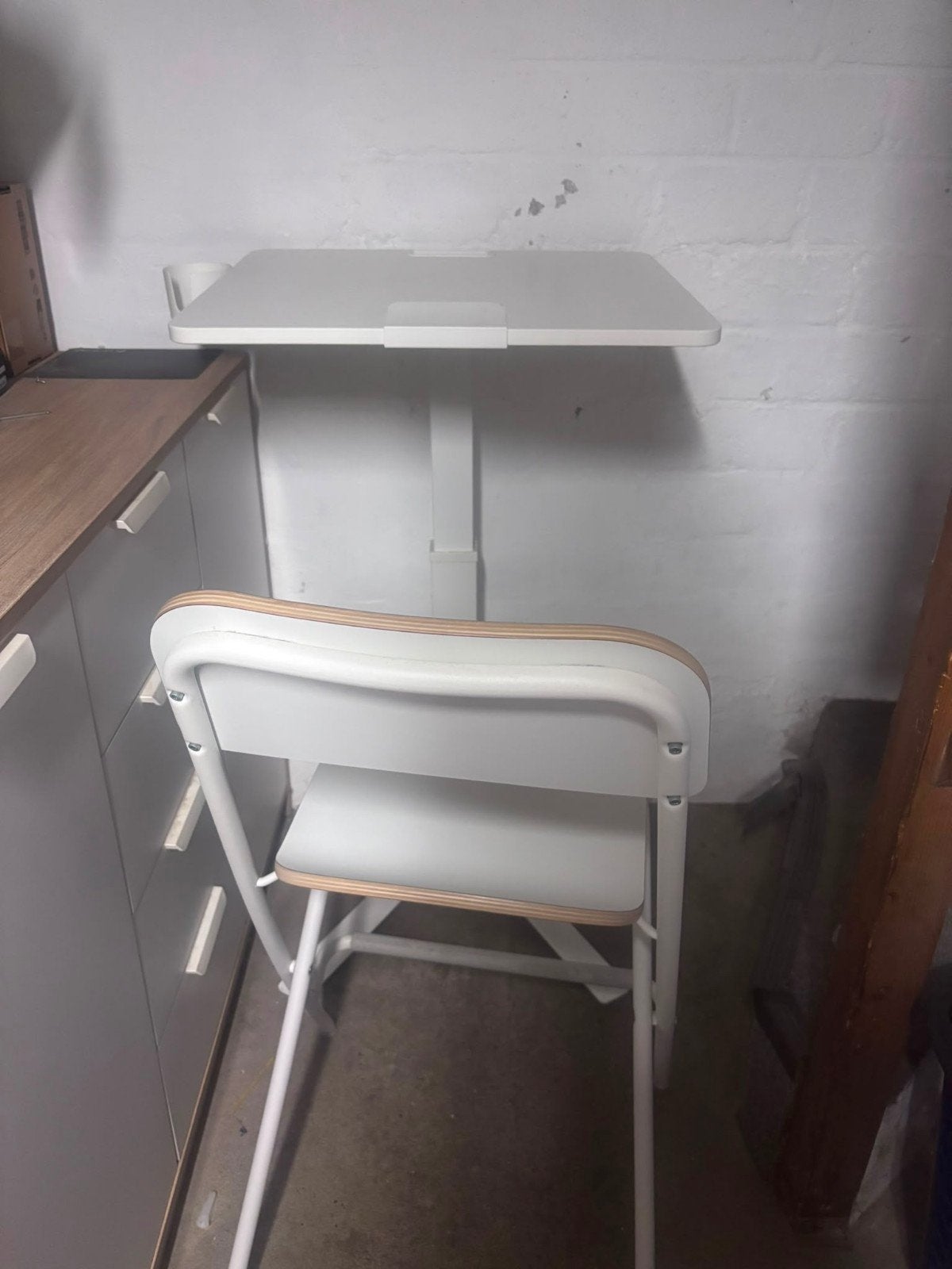 IKEA MITTZON laptoptafel en FRANKLIN barkruk, Huis en Inrichting, Barkrukken, Ophalen, Gebruikt, In hoogte verstelbaar, 60 tot 90 cm