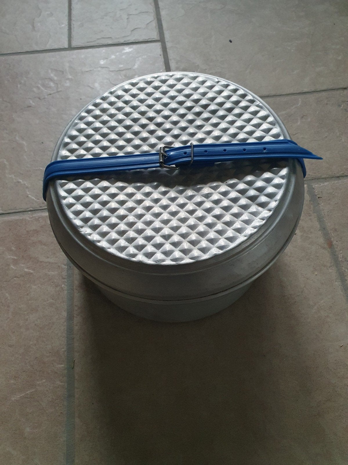 Vintage aluminium campingpannenset met riem, Ophalen of Verzenden, Gebruikt