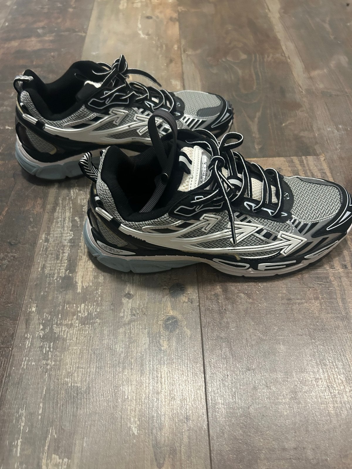 Off-White schoenen maat 44 - perfecte staat, Ophalen of Verzenden, Zo goed als nieuw, Wit, Sneakers of Gympen