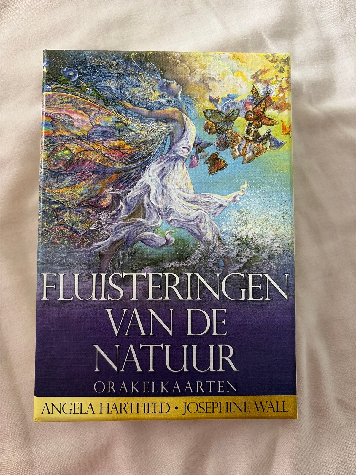 Fluisteringen van de Natuur Orakelkaarten - Angela Hartfield, Ophalen of Verzenden, Zo goed als nieuw, Spiritualiteit algemeen