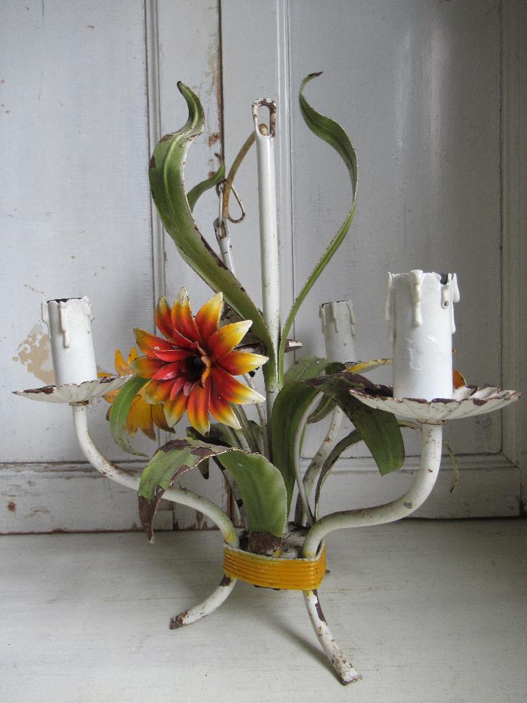 ~ oude Franse bloemen kroonluchter, bricbracbrocante ~, Antiek en Kunst, Antiek | Lampen, Ophalen of Verzenden