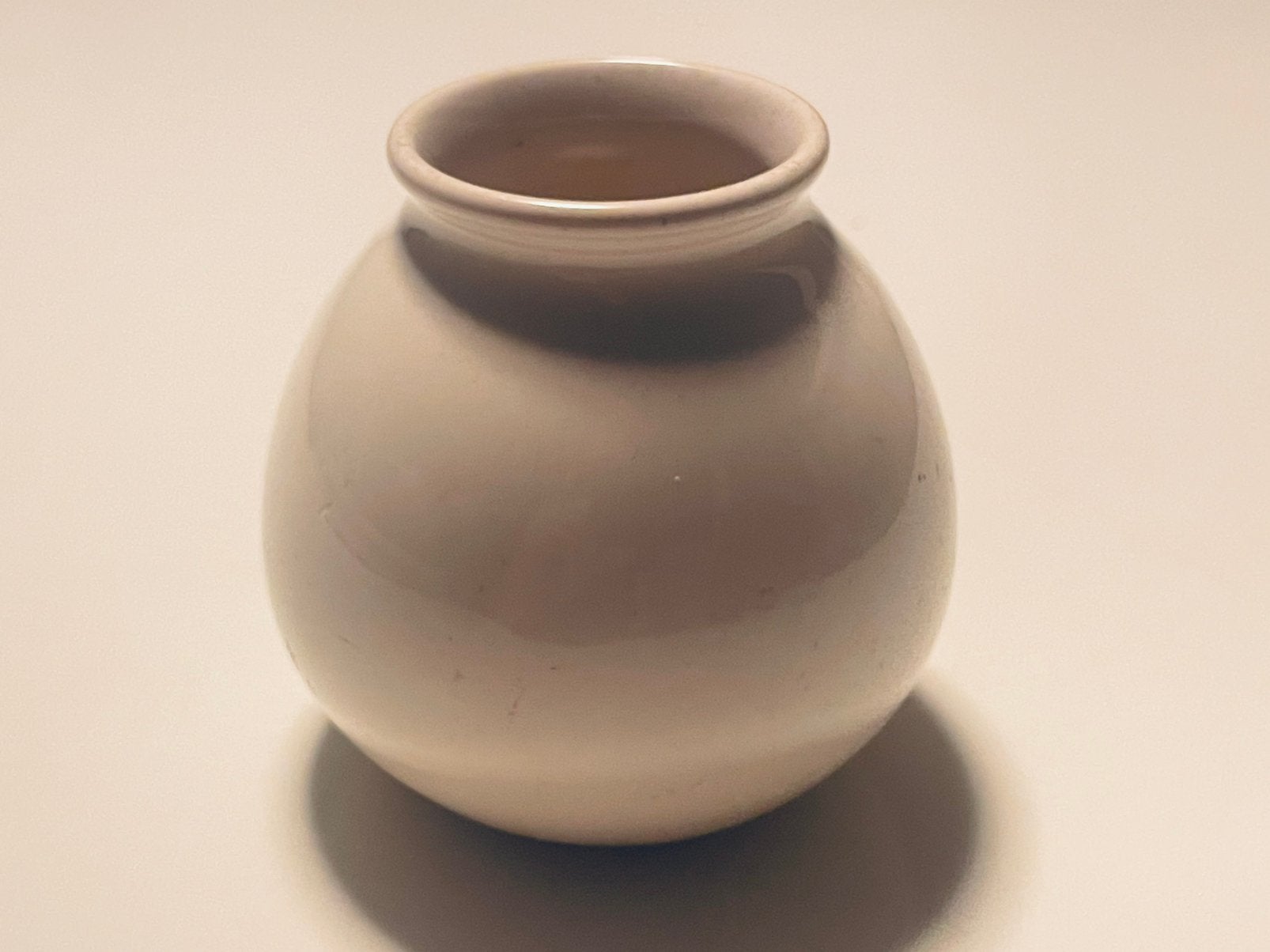 Chris de Moor: wit bolvaasje 8 cm periode 1949 - 1955, Ophalen of Verzenden, Zo goed als nieuw, Groen