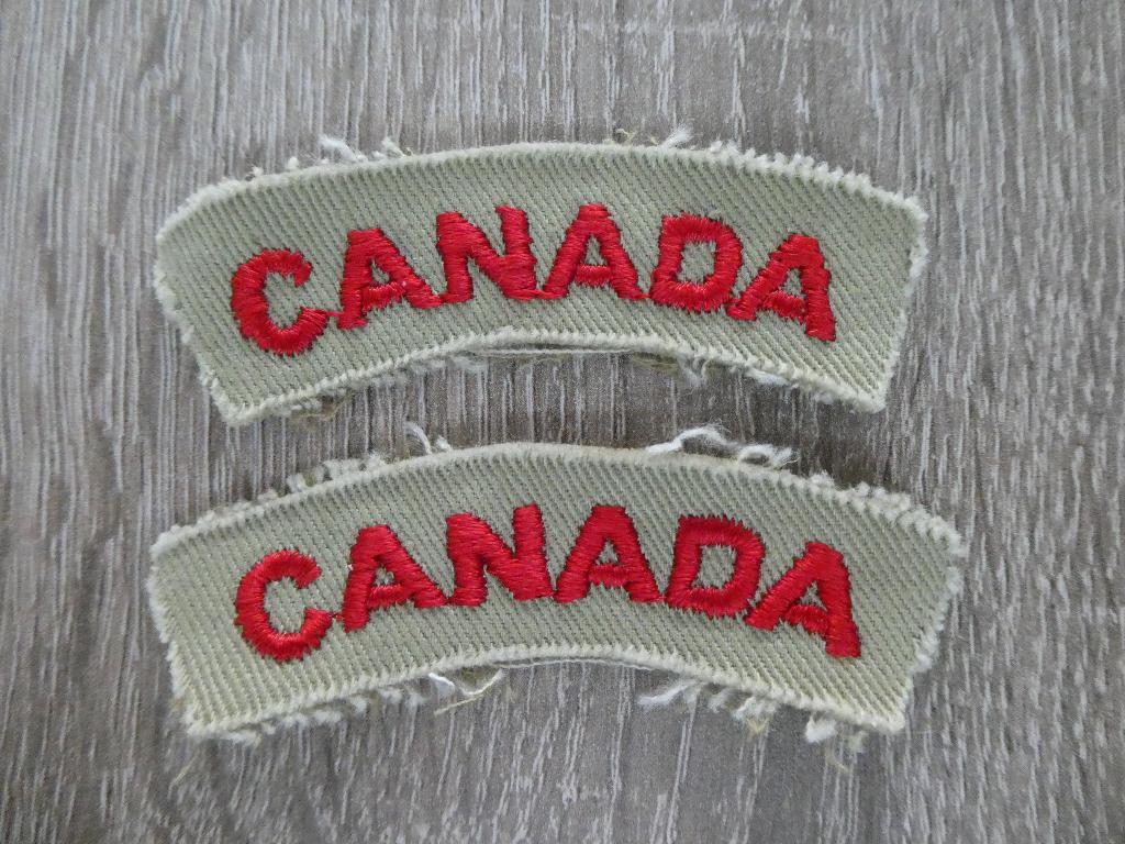 Set Canada shoulder sleeves., Verzamelen, Militaria | Tweede Wereldoorlog, Ophalen of Verzenden, Landmacht, Engeland, Embleem of Badge