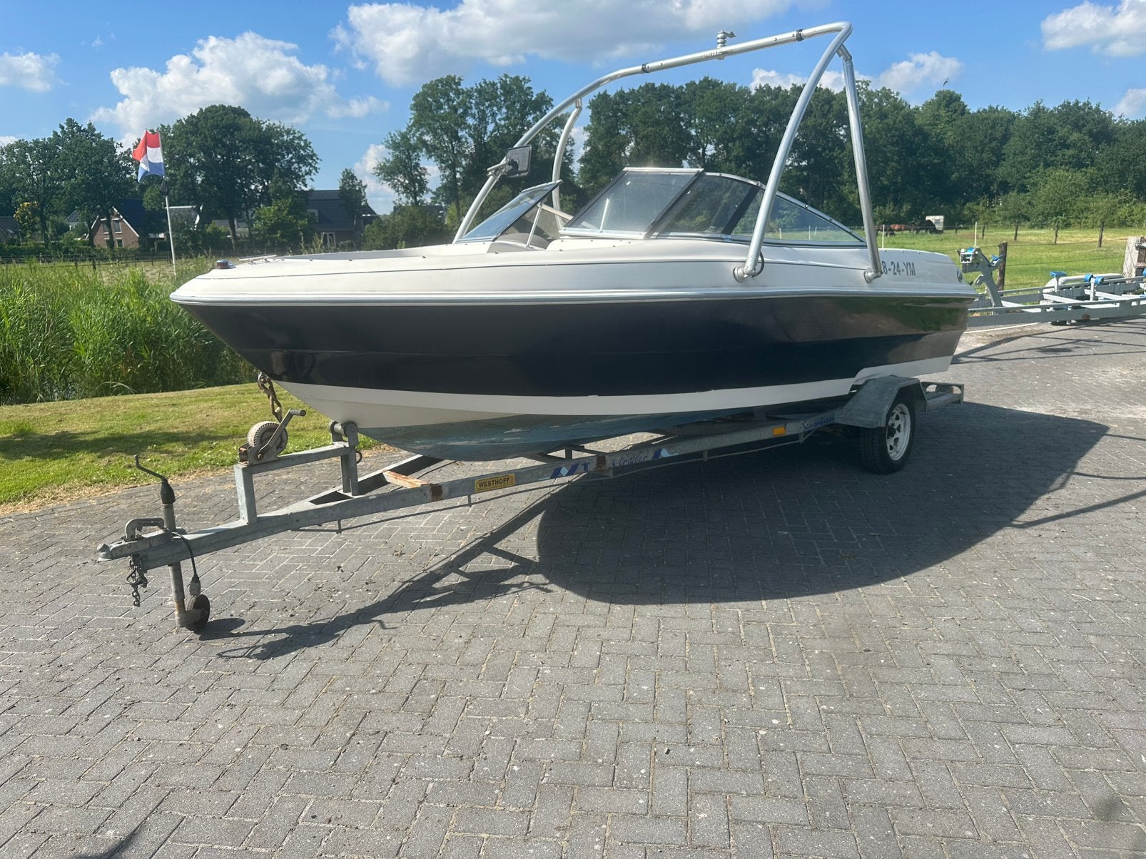 Montery 180 4.3 mercruiser br, Watersport en Boten, Binnenboordmotor, 210 pk, Ophalen of Verzenden, Zo goed als nieuw