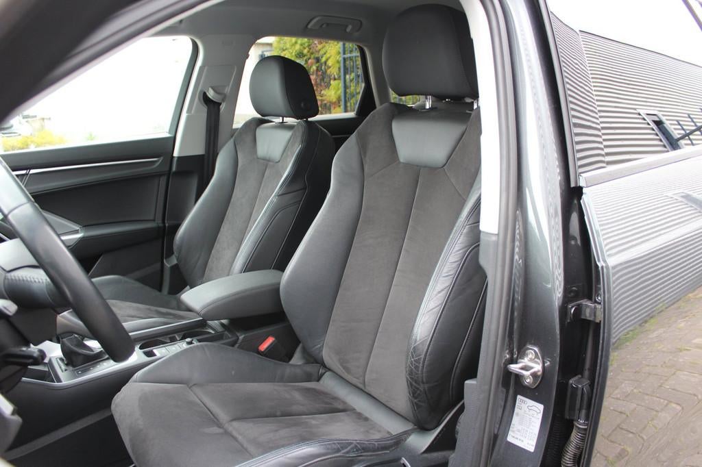Audi Q3 45 TFSI quattro | S-Line | Trekhaak | Keyless | Dode, Auto's, Gebruikt, 1984 cc, Bedrijf, Vierwielaandrijving