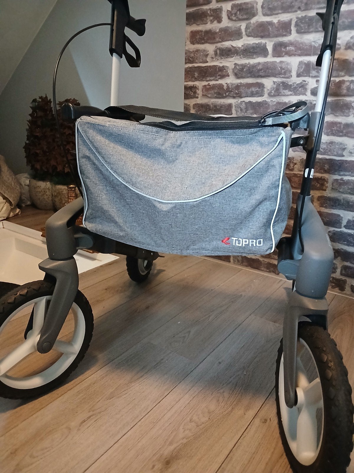 zo goed als nieuwe Topro rollator, Ophalen, Zo goed als nieuw