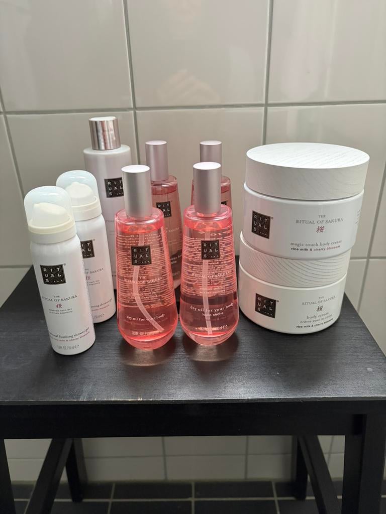 Rituals Sakura, Sieraden, Tassen en Uiterlijk, Uiterlijk | Lichaamsverzorging, Nieuw, Bodylotion, Crème of Olie, Ophalen of Verzenden