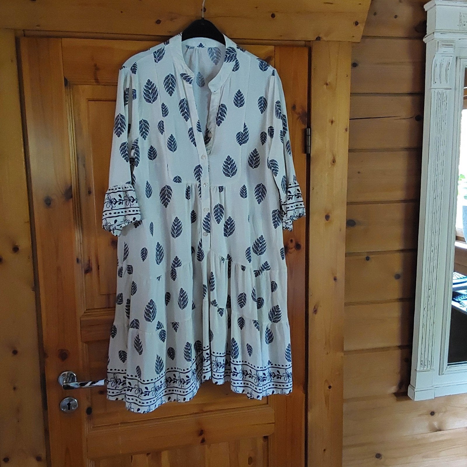 Ruimvallende jurk maat 44 - heerlijk koel € 25, Kleding | Dames, Jurken, Ophalen of Verzenden