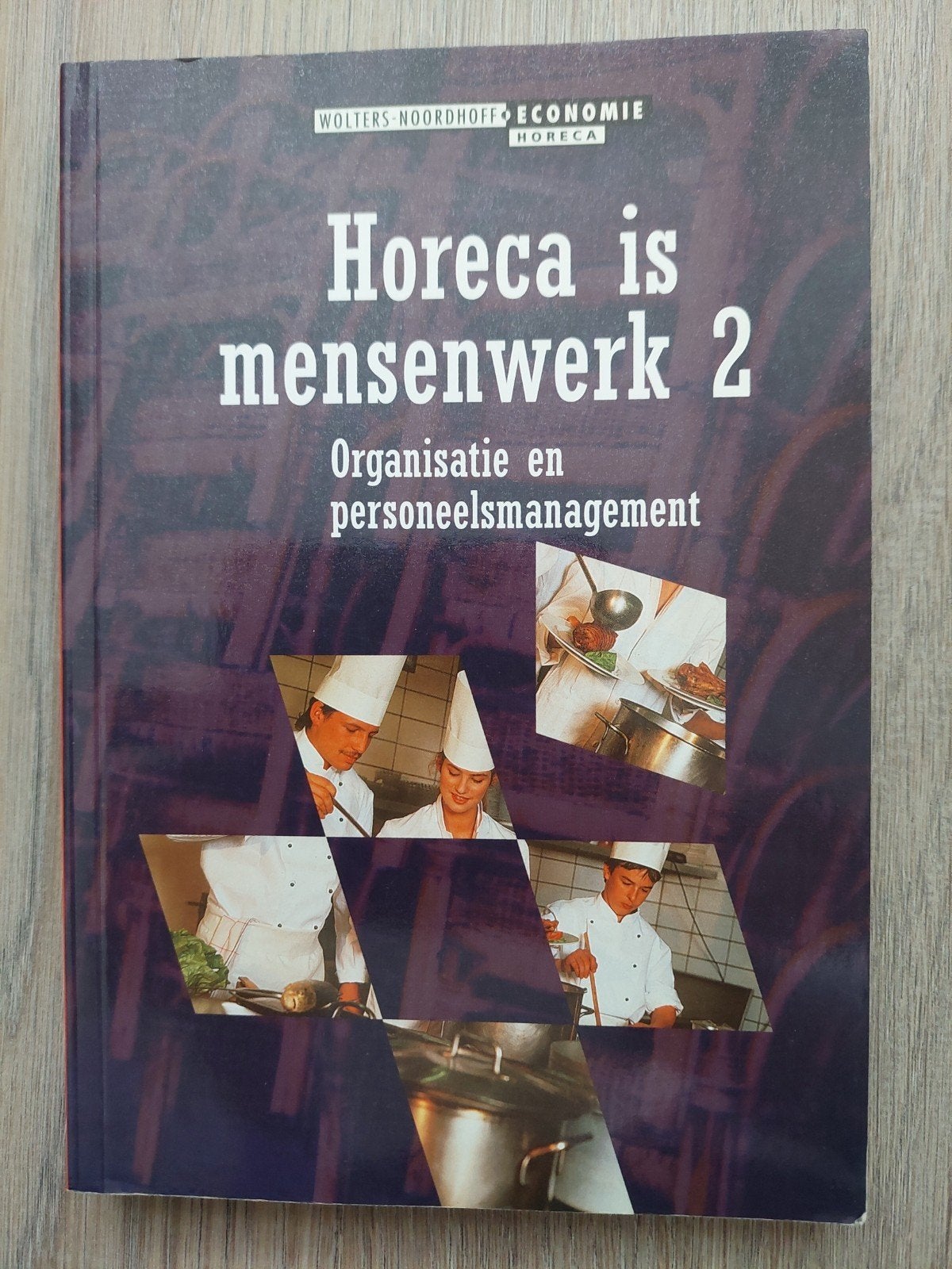 J. Heijnsdijk - Horeca is mensenwerk deel 2, Boeken, Studieboeken en Cursussen, Ophalen of Verzenden, Beta, Zo goed als nieuw