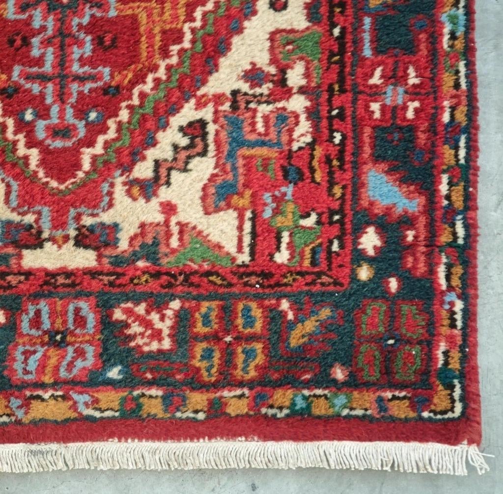 Handgeknoopt Perzisch wol Heriz tapijt medallion 71x140cm, 100 tot 150 cm, Onbekend, Zo goed als nieuw, Perzisch, Traditioneel, Vintage