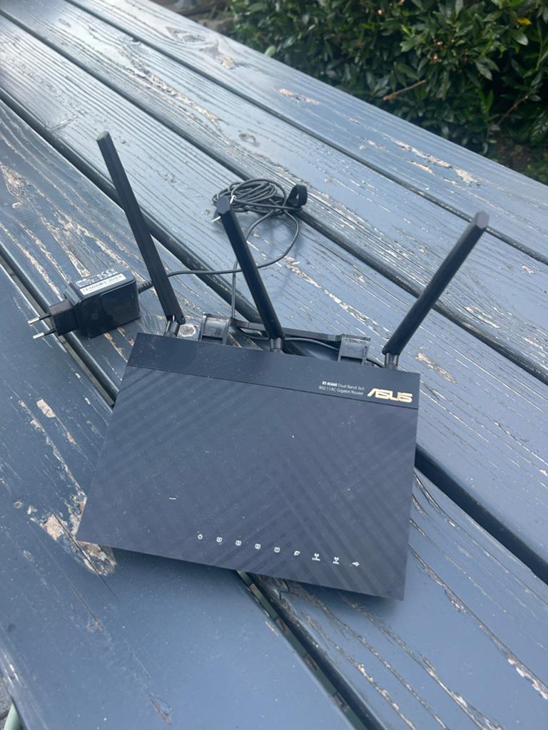 ASUS router - RT-AC66U Dual Band 3x3 802.11AC Gigabit Router, Computers en Software, Routers en Modems, Ophalen, Gebruikt, Router