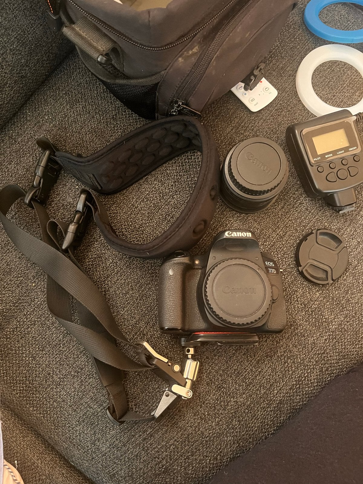 Canon EOS 77D met accessoires en ringflitser, Audio, Tv en Foto, Fotocamera's Digitaal, Ophalen, Spiegelreflex, Canon, Beeldstabilisatie