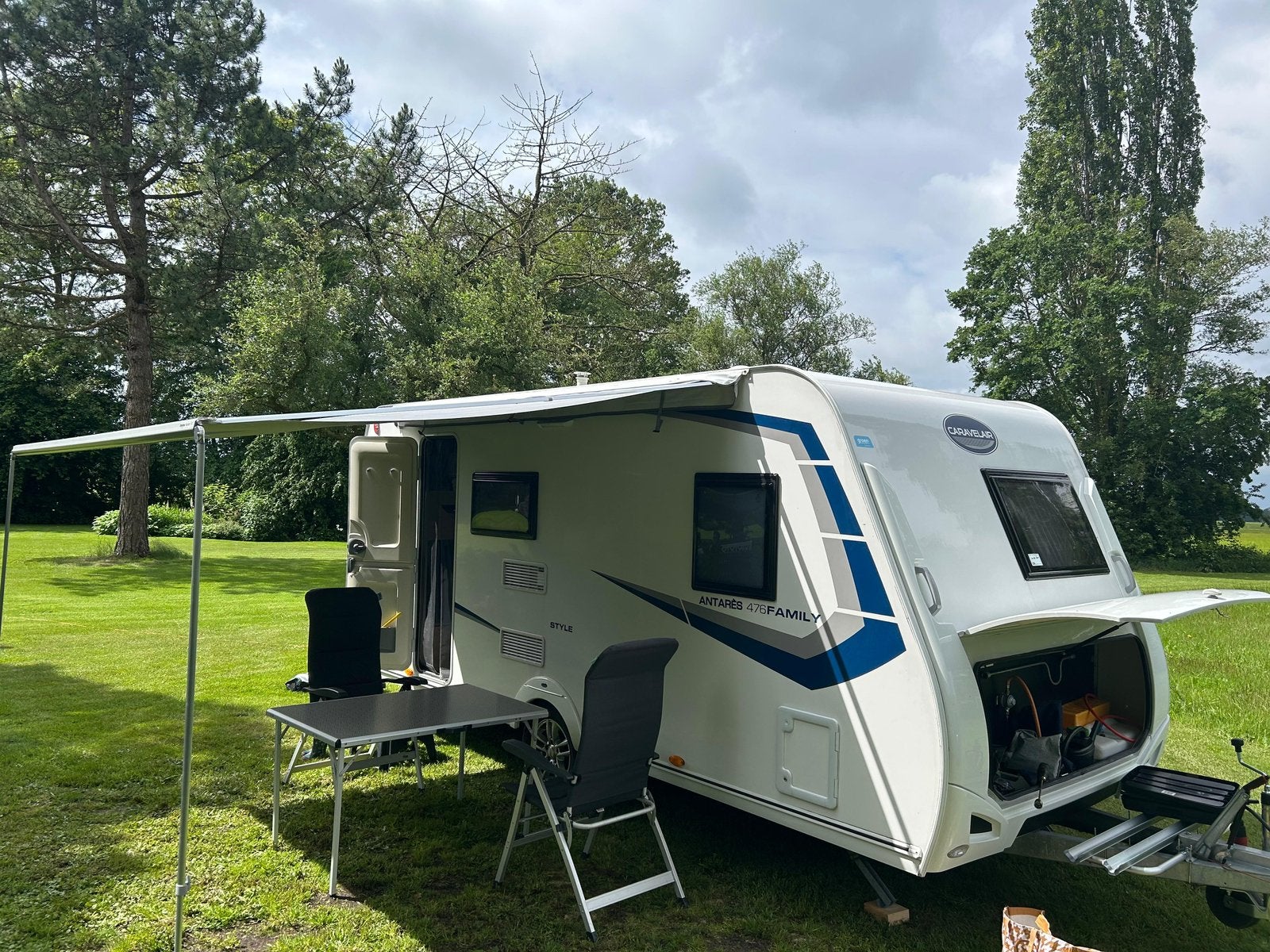 Caravelair 476 Family 2020 – 6 slp – Topstaat, Treinzit, Schokbreker, Particulier, 4 tot 5 meter