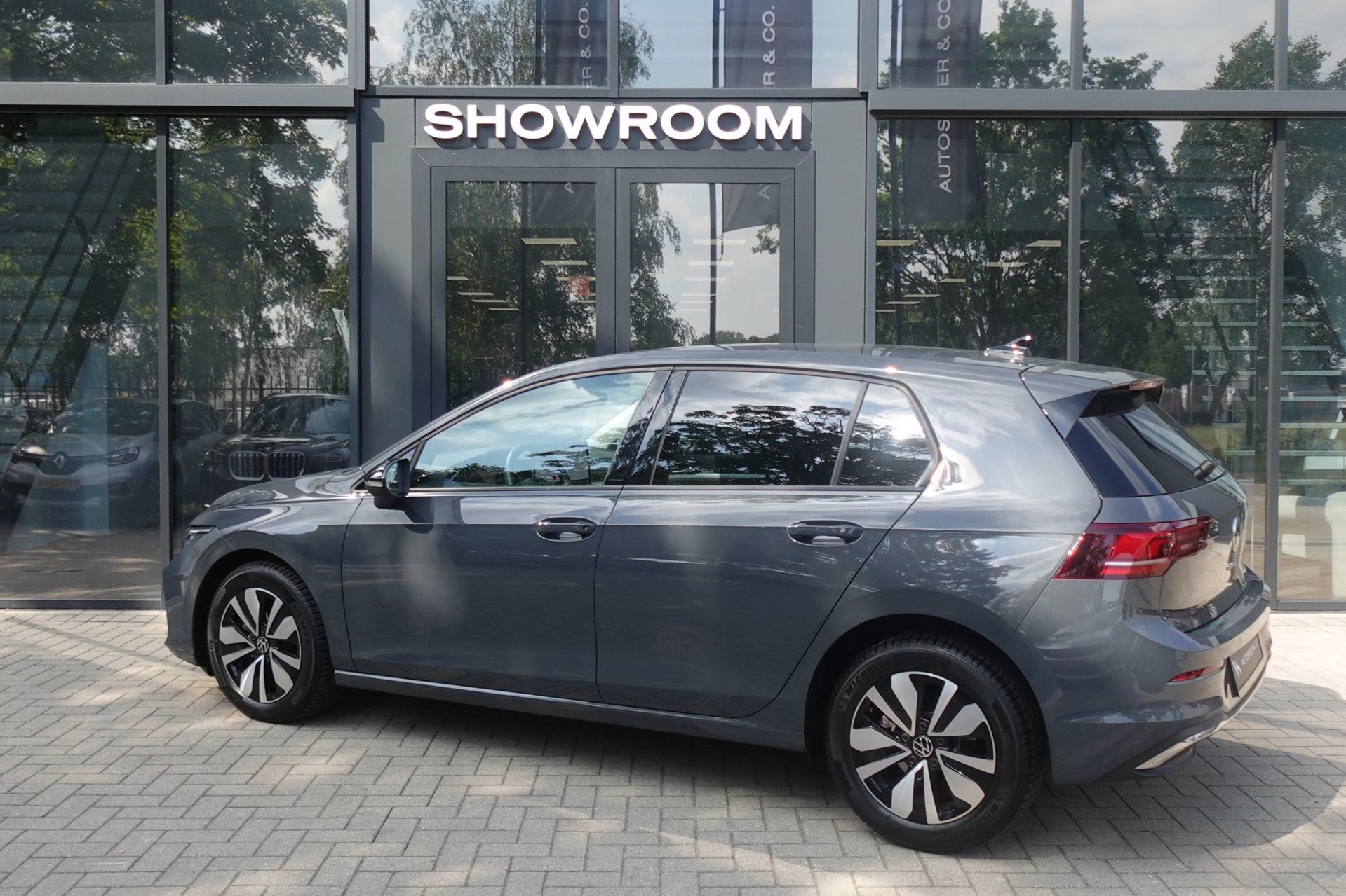 Volkswagen Golf 1.5 eTSI Goal edition CARPLAY ACC PDC NAVI C, Voorwielaandrijving, Zwart, 150 pk, Leder en Stof