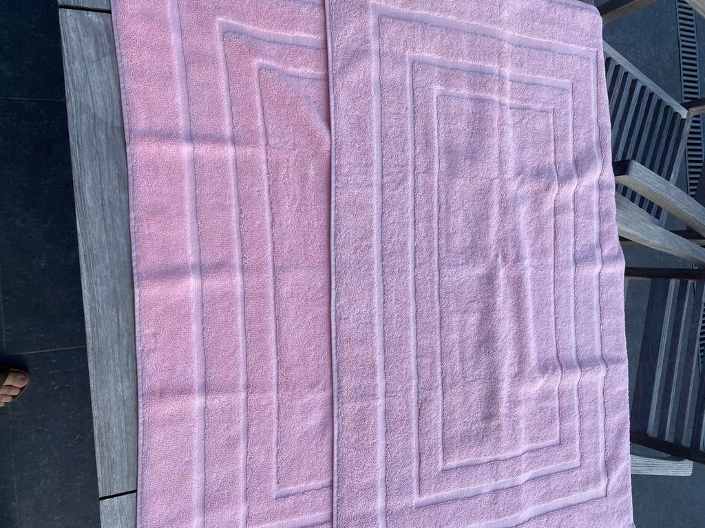 Roze badmat DWL Pacific 1000 Almond Blossom 60x100, Ophalen of Verzenden, Nieuw, Roze, Badmat