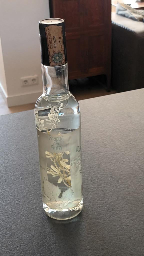 Grappa con Ruta - Italiaanse likeur met wijnruit, Ophalen of Verzenden, Zo goed als nieuw