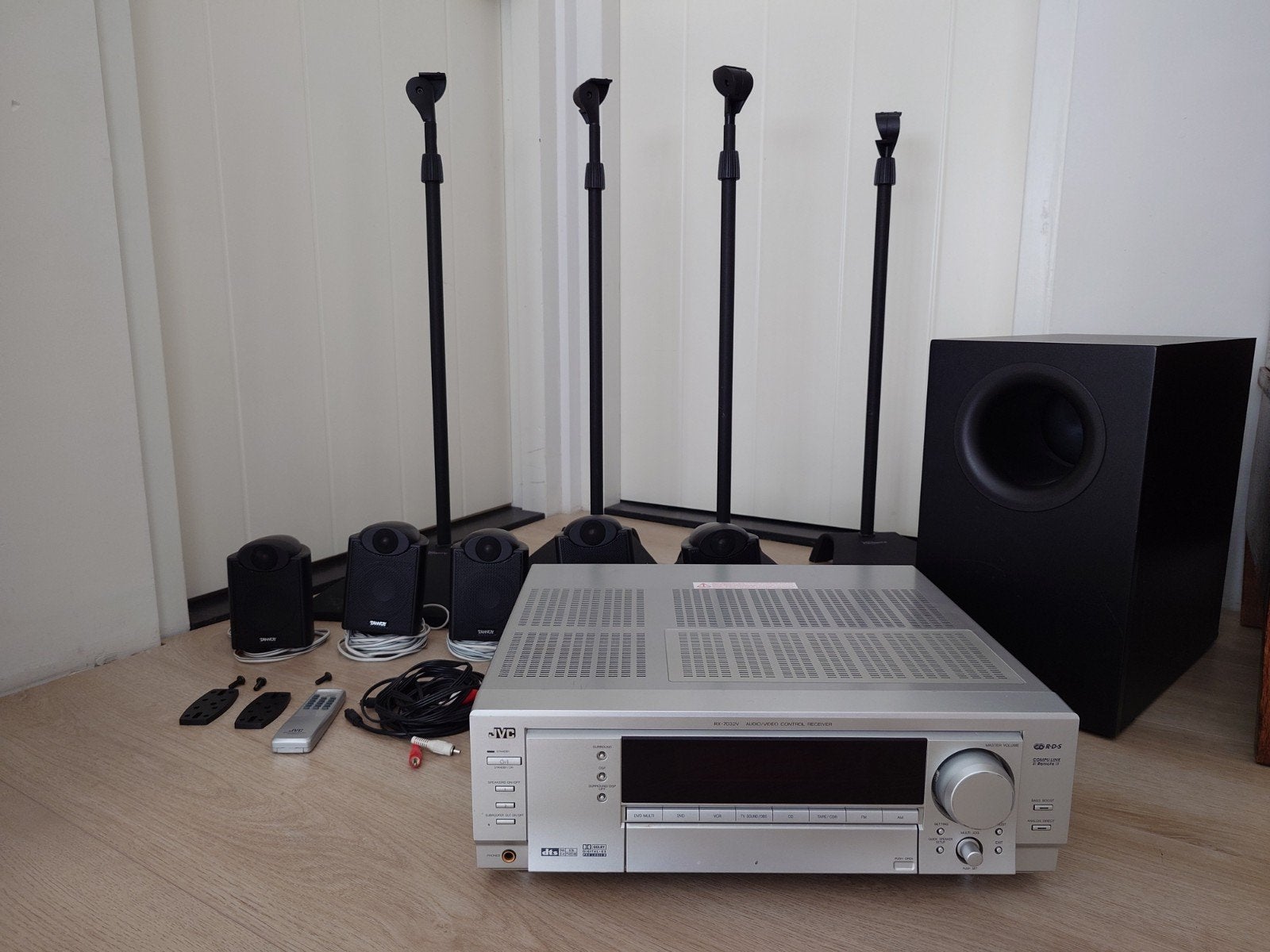 Complete 5.1 Cinema Surround Set – JVC Receiver + Tannoy FX, Gebruikt, JVC, 70 watt of meer, Ophalen of Verzenden
