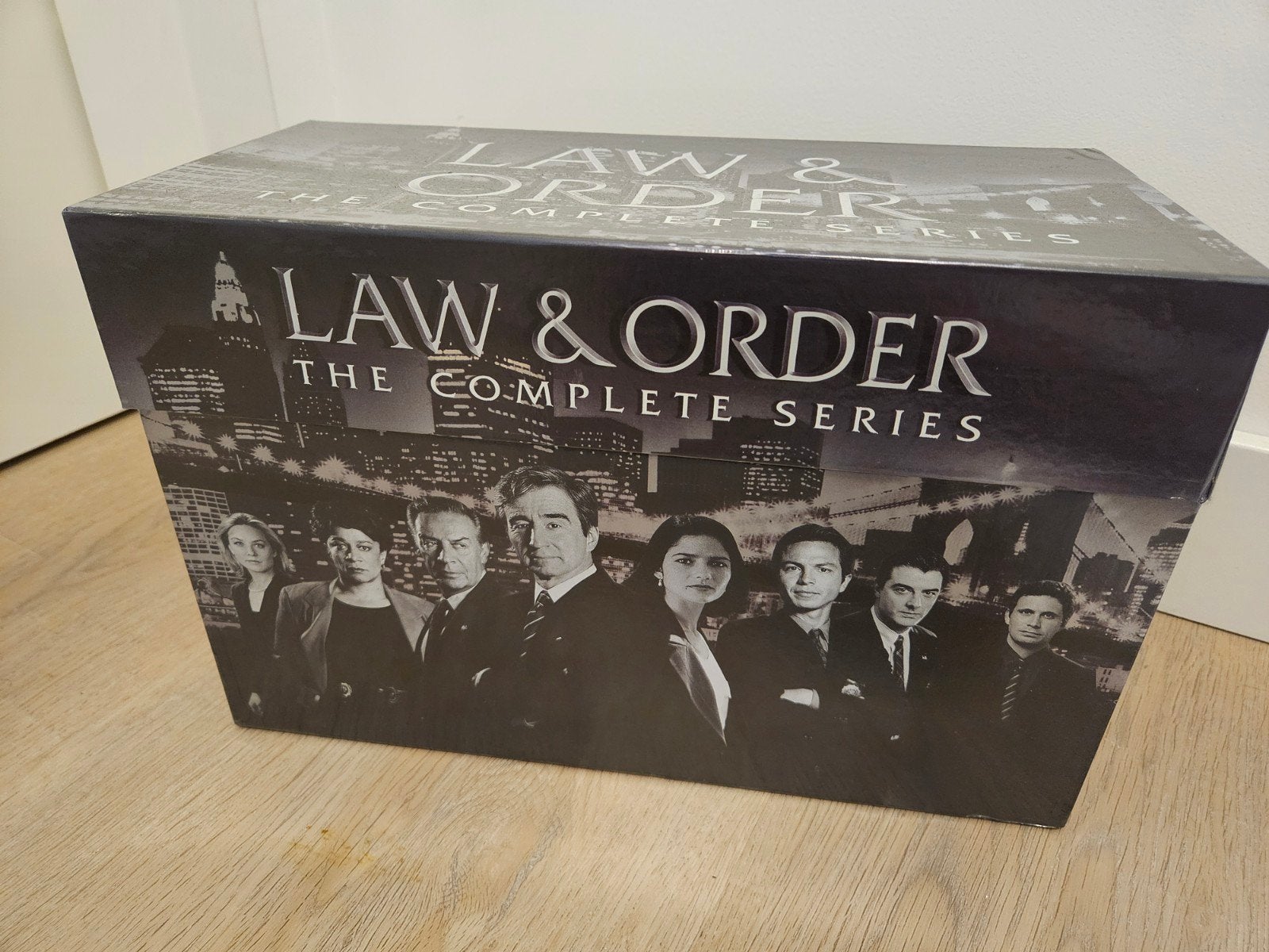 Law & Order: The Complete Series DVD Boxset, Engels, Ophalen of Verzenden, Zo goed als nieuw, Inclusief doosje